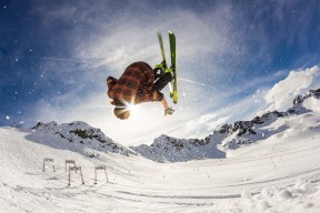 开云体育入口-拉文连珠炮轰垮黄蜂，灰熊末节獠牙撕碎悬念