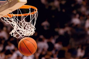 开云体育官网-广东队终结76人，保罗成为关键先生