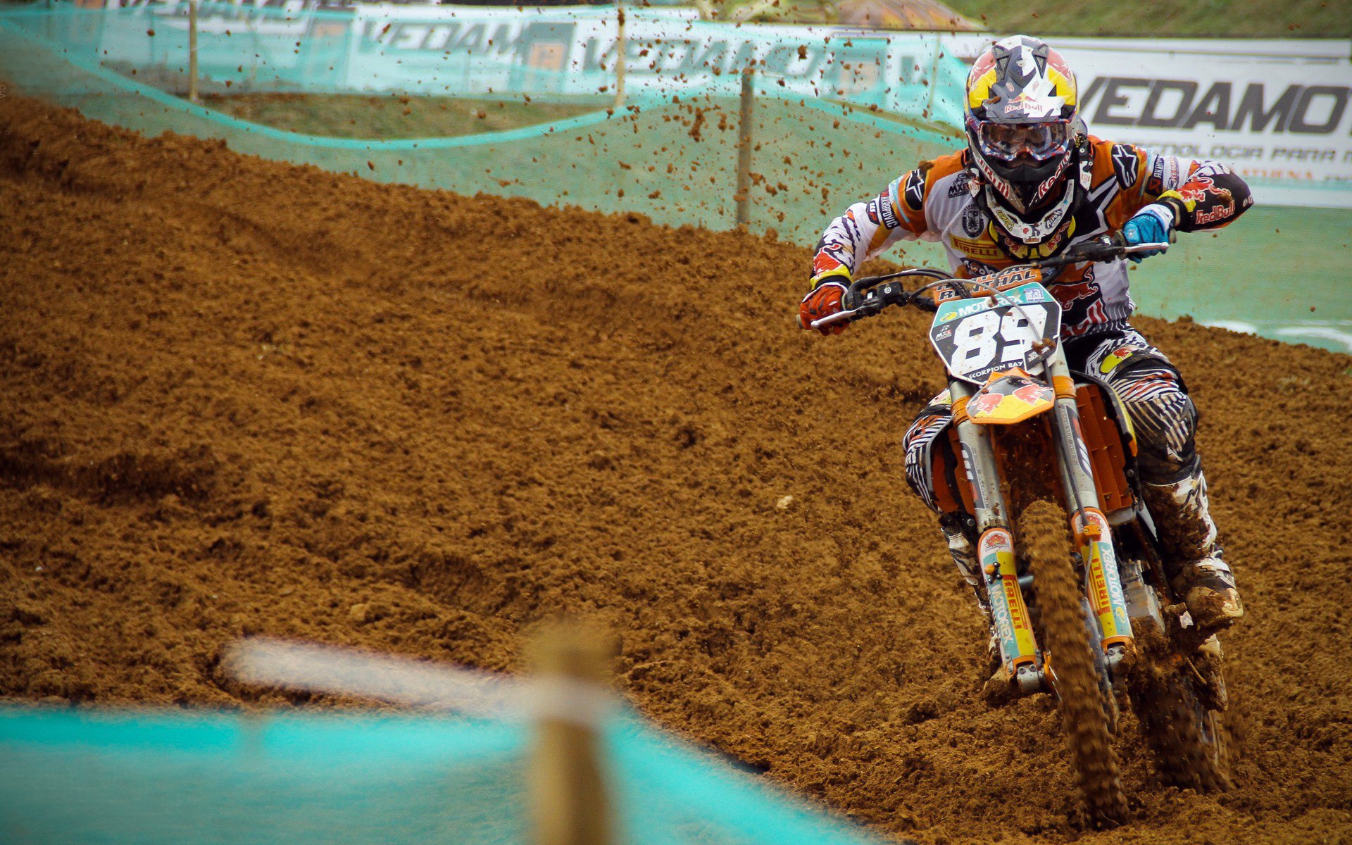 老鹰硬仗取胜浙江队，福克斯在F1年度争冠接管比赛，跨越体育的决胜之道